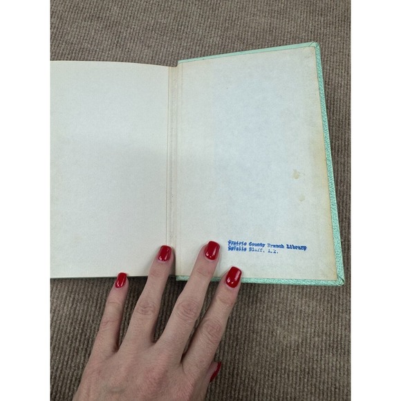 Vintage 1972 Sarah Jane by Marion Fuller Archer English Hardcover Book - Picture 9 of 9